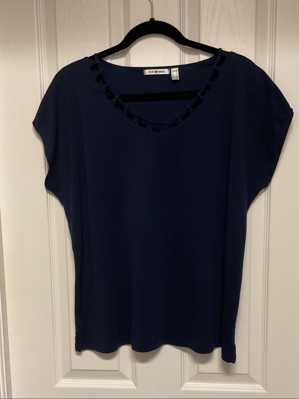 Punt Roma Navy Short-Sleeve Blouse with Cutout Neckline